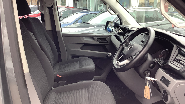 Volkswagen Transporter Shuttle T32 Swb Diesel 2.0 TDI 110PS SE Minibus